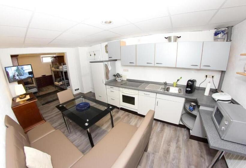 Quarto Quadruple Economy, Pension Weinsberger Tal