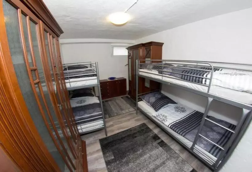 エコノミー４人部屋, Pension Weinsberger Tal
