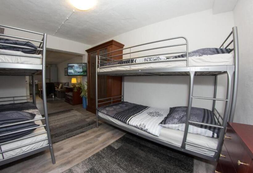 Quarto Quadruple Economy, Pension Weinsberger Tal