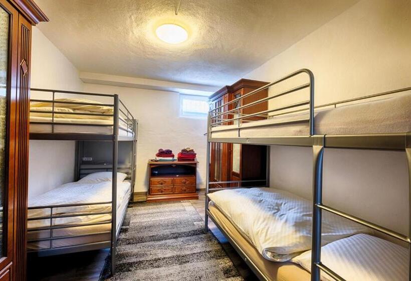 Quarto Quadruple Economy, Pension Weinsberger Tal