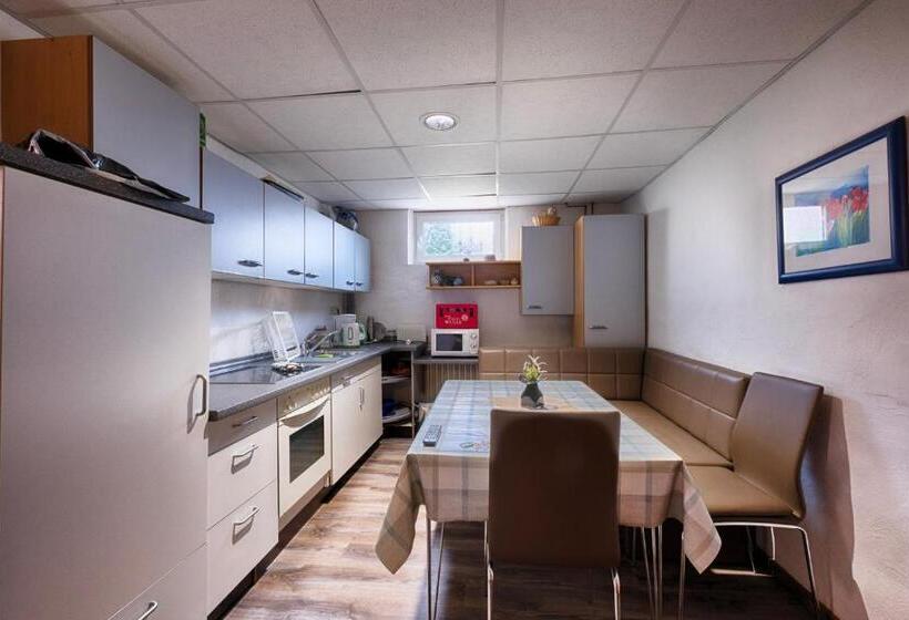 Quarto Quadruple Economy, Pension Weinsberger Tal