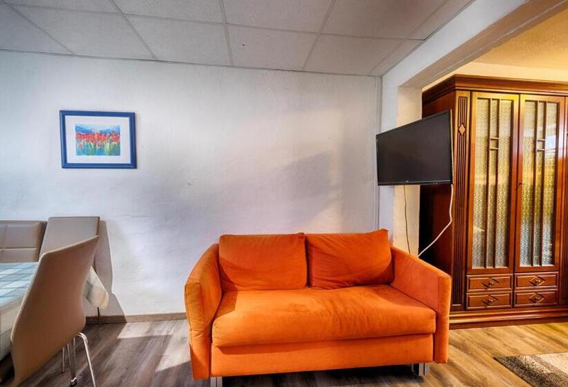 Quarto Quadruple Economy, Pension Weinsberger Tal