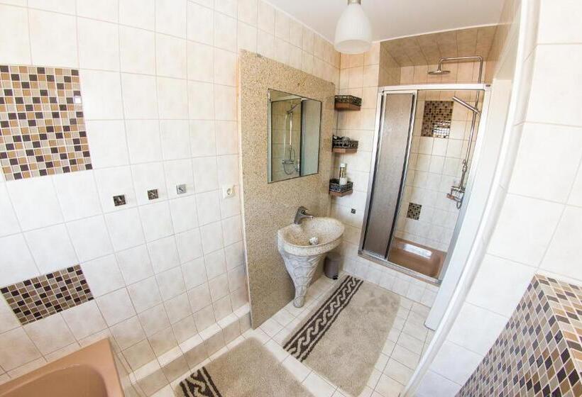 Quarto Standard Individual Casa de Banho Partilhada, Pension Weinsberger Tal