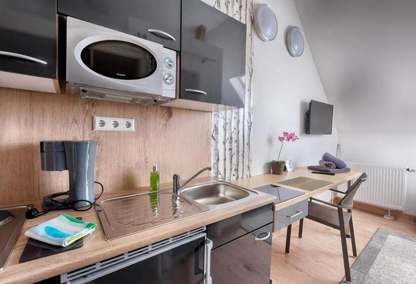 Estúdio Standard, Pension Weinsberger Tal