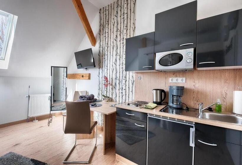 Estúdio Standard, Pension Weinsberger Tal