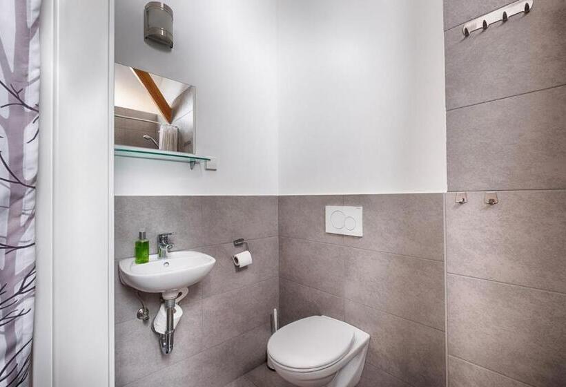 Estúdio Basic, Pension Weinsberger Tal