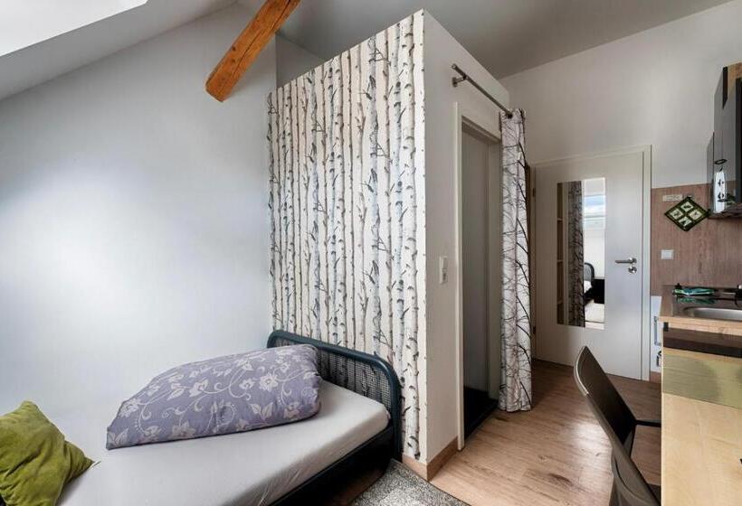 Estúdio Basic, Pension Weinsberger Tal