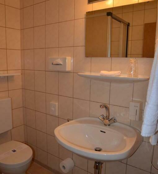 غرفة قياسية فردية, Pirsch