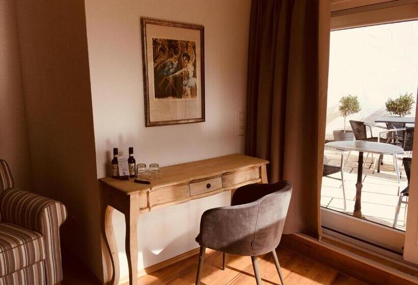 Полулюкс Повышенной Комфортности, Spiegel Garni