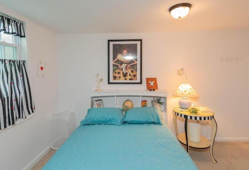 Номер Deluxe, Cozy Creek Inn