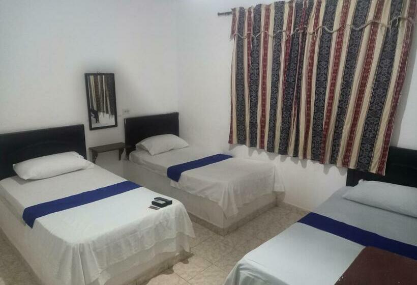 اتاق استاندارد سه نفره, Cacique Mompox