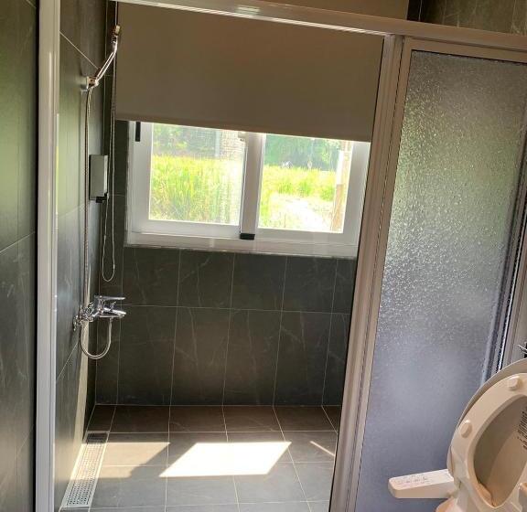 اتاق استاندارد چهار تخته, Leju Diary B&b