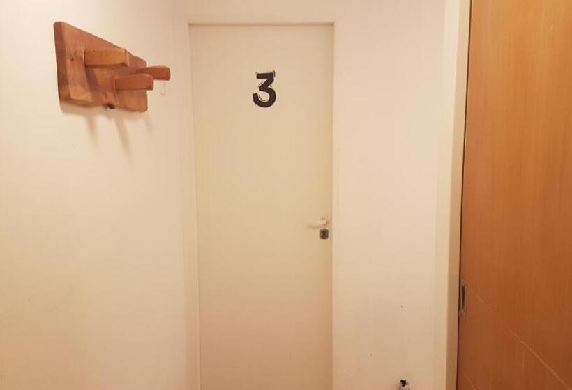 Pokój Deluxe Widok Jezioro, Nina Hostel