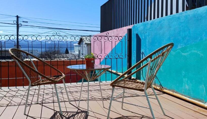 اتاق لوکس با بالکن, Nina Hostel