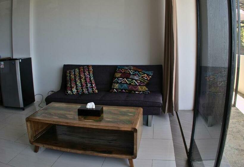 غرفة ديلوكس مطلّة علي البحر مزوَّدة بشُرفة, 3 Waves