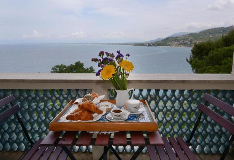 スタンダードトリプルルーム, La Caravella