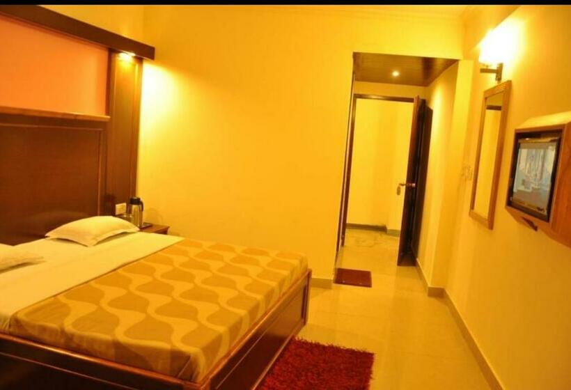 חדר דלוקס, The Abhinandan