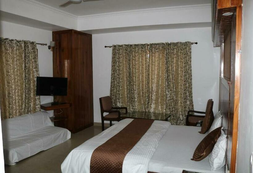 חדר דלוקס, The Abhinandan