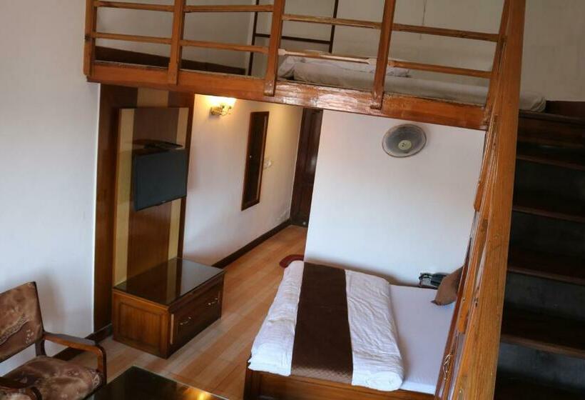 סוויטה דלוקס, The Abhinandan