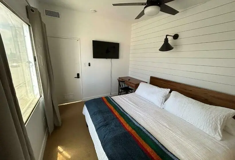 キングサイズベッドのデラックススイート, Sierra Motor Lodge A Sierra Blue