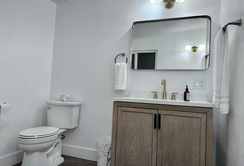 غرفة قياسية حمام مشترك, Sierra Motor Lodge   A Sierra Blue