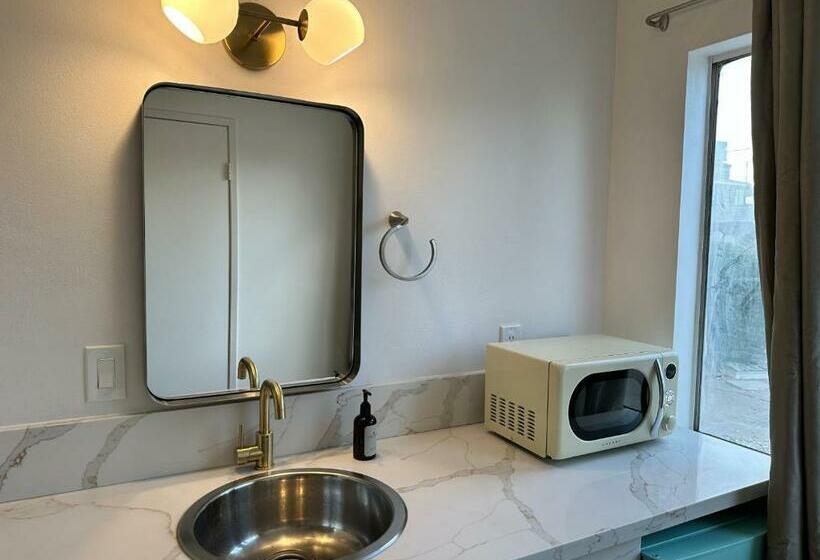 غرفة قياسية لذوى الاحتياجات الخاصة, Sierra Motor Lodge   A Sierra Blue