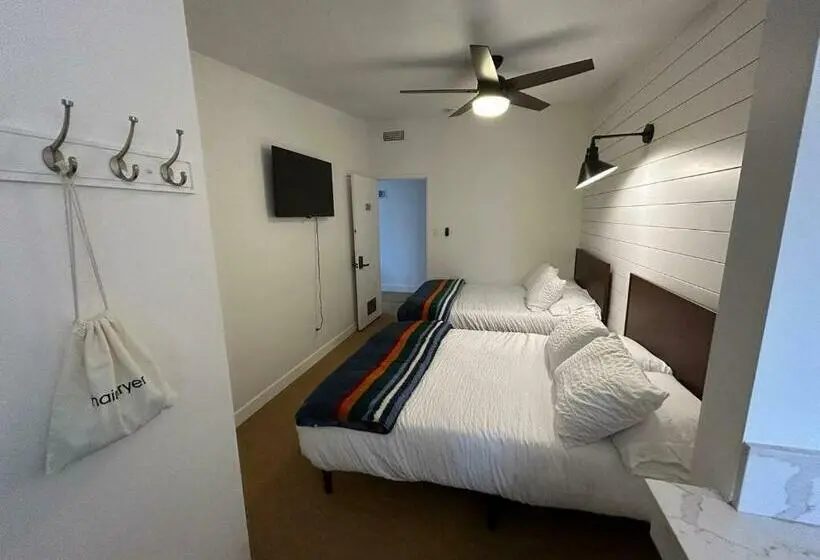 デラックスルーム, Sierra Motor Lodge A Sierra Blue