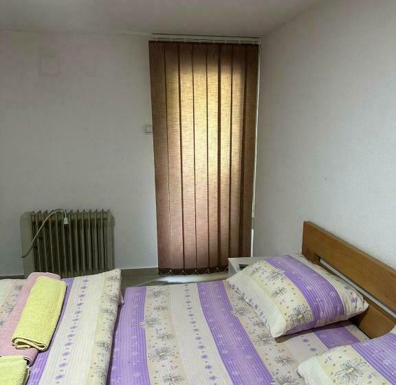 اتاق لوکس, žubor Vrela