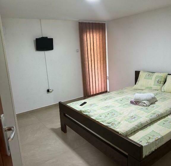 اتاق لوکس, žubor Vrela