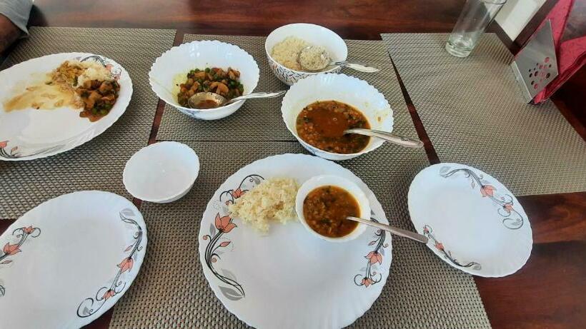 اتاق استاندارد با تخت بزرگ, Om Niwas Homestay