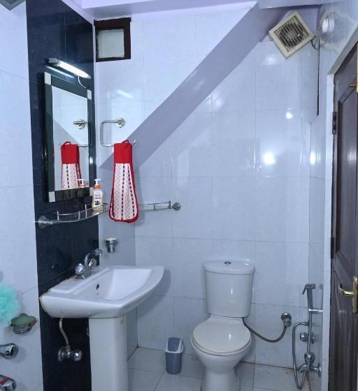 اتاق سوپریور با تخت بزرگ, Om Niwas Homestay