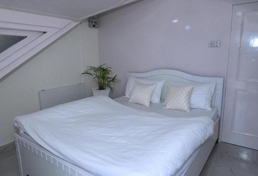 اتاق استاندارد با بالکن, Om Niwas Homestay