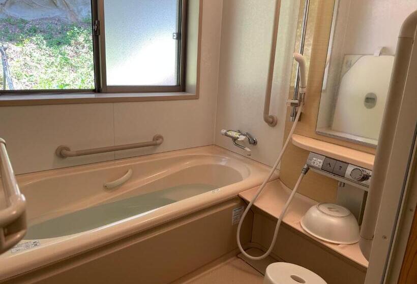 家庭间, 季饗庵