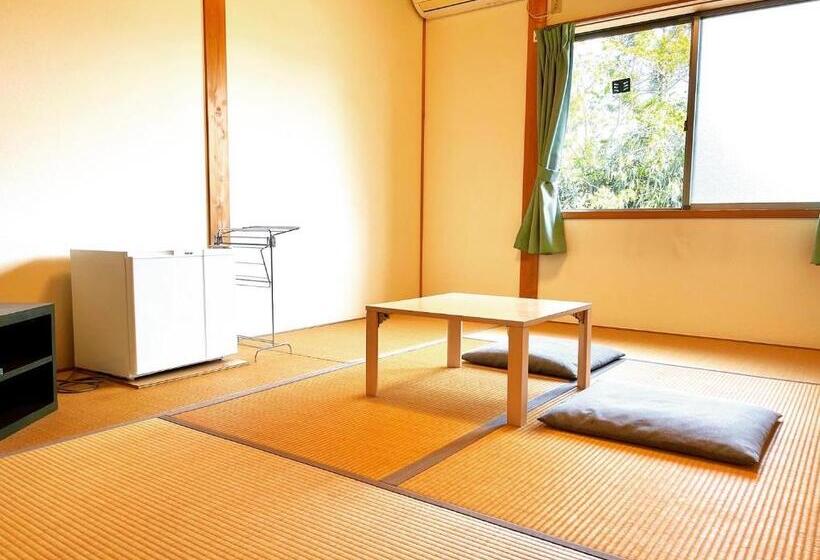 标准间, 季饗庵