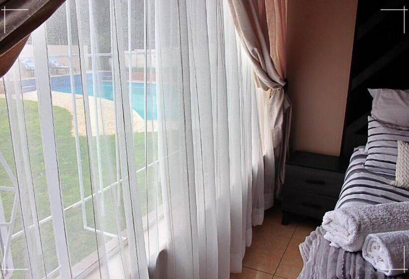 غرفة ديلوكس, The Global Link Hub