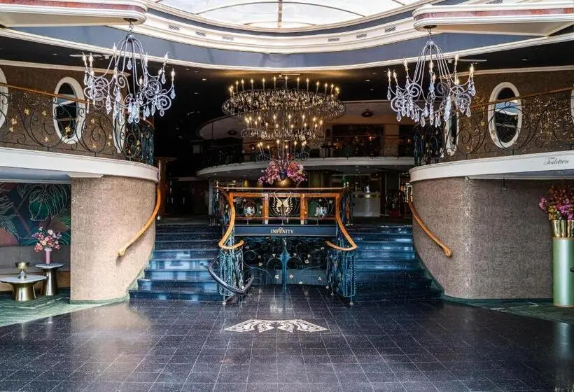 Deluxe-huone, & Restaurant Infinity