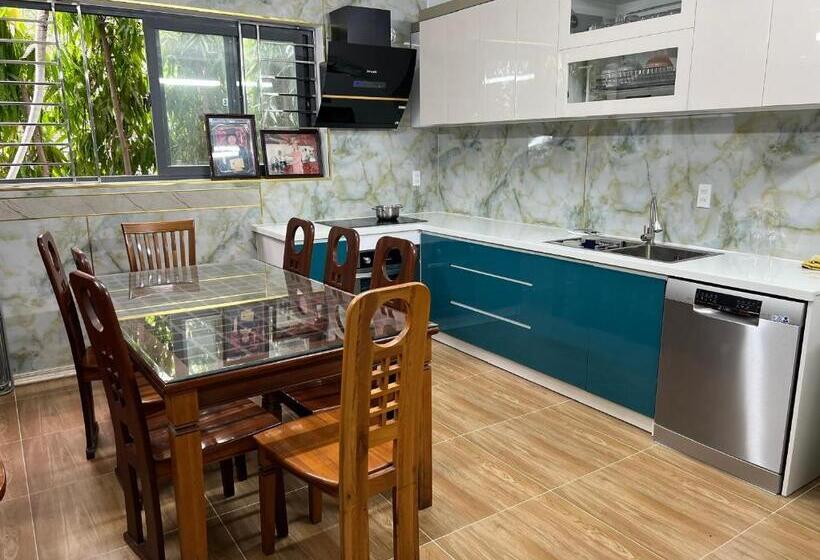 اتاق استاندارد, Ngô Gia Phát