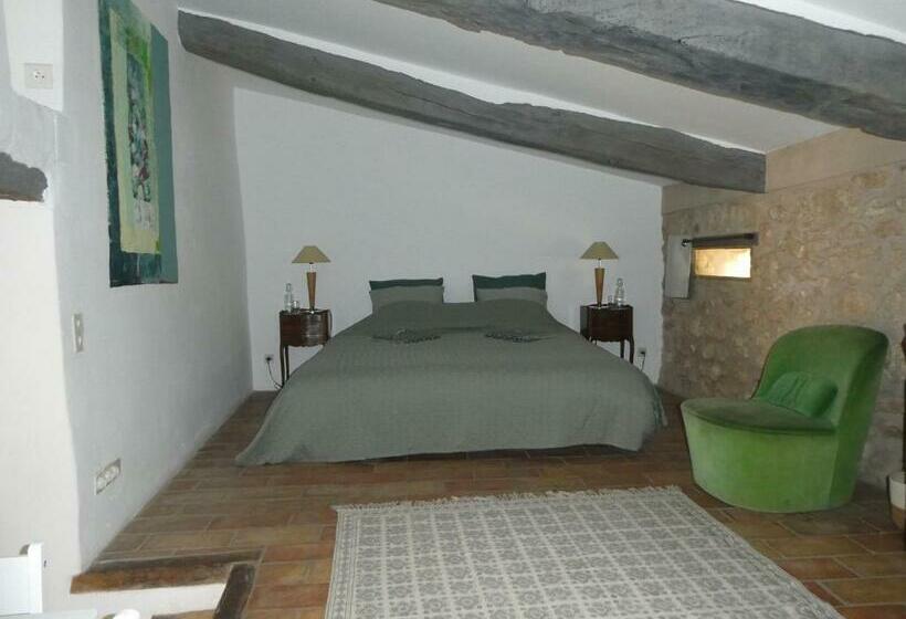 غرفة عائلية, Le Jas Des Aiguiers