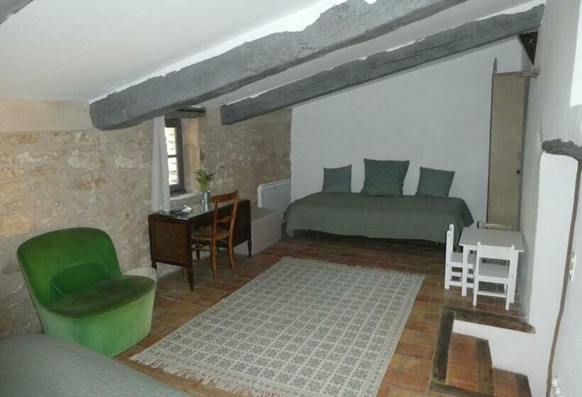 غرفة عائلية, Le Jas Des Aiguiers