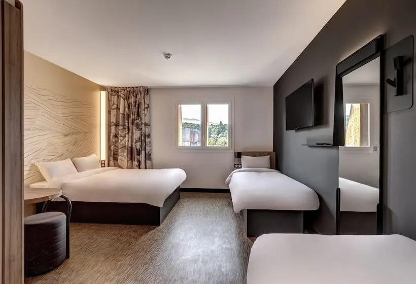 スタンダード４人部屋, B&b Hotel Saintes