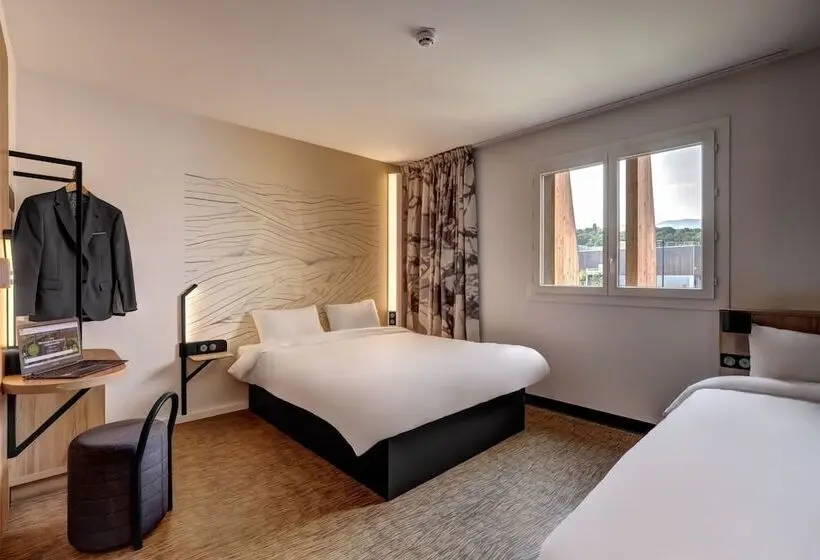 スタンダード４人部屋, B&b Hotel Saintes