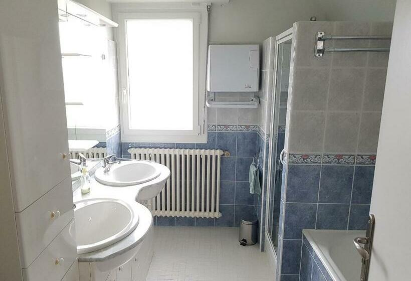 اتاق استاندارد با بالکن, Les Balcons Du Trégor