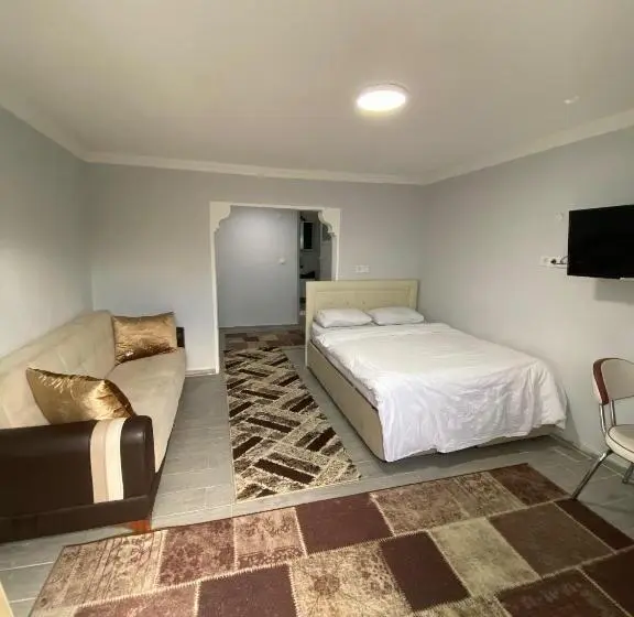 Familie Suite, Five Star