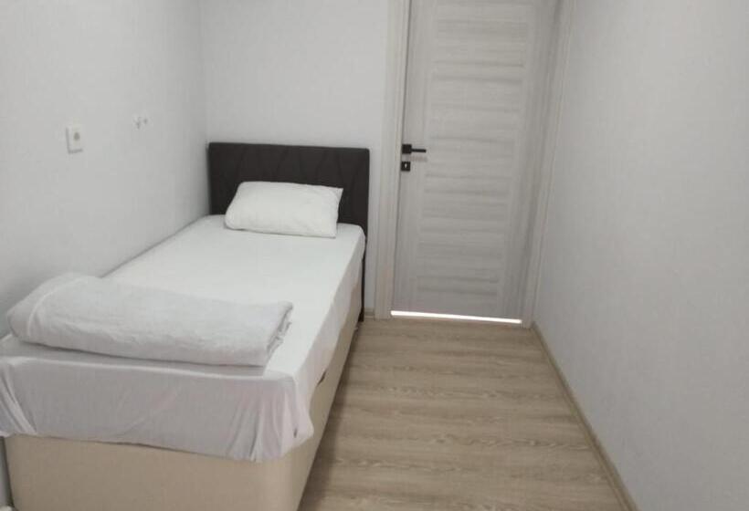 １ベッドルームペントハウスアパート, Five Star