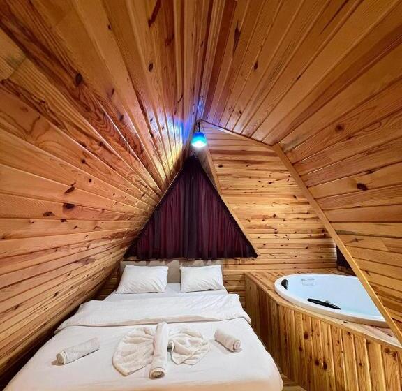 بنجلو قياسى مطلّ علي الحديقة, Five Star