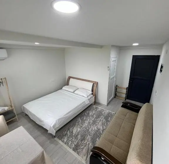 Deluxe Suite, Five Star
