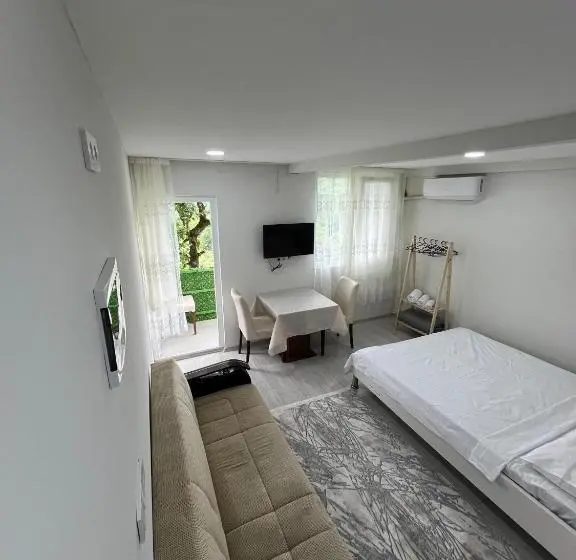 Deluxe Suite, Five Star