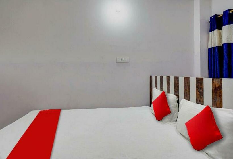 חדר קלאסי לשלושה, Season 1