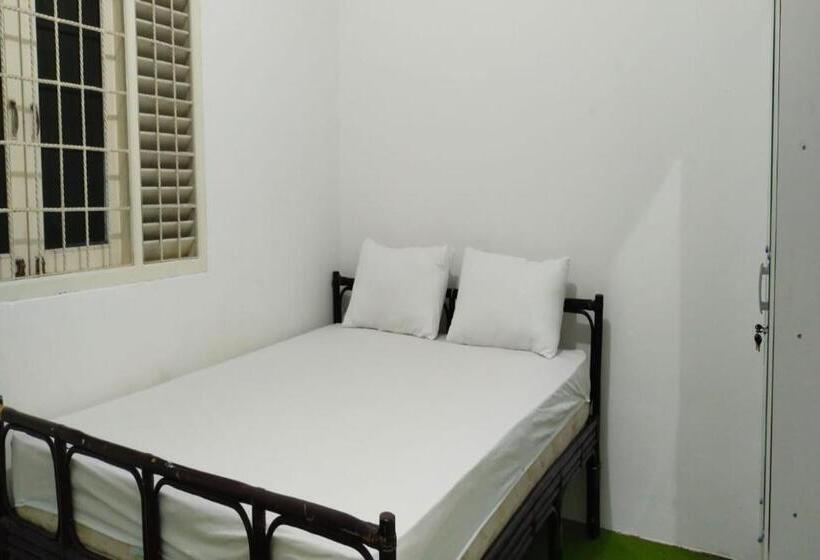 חדר אקונומי, Spot On 92544 Senja Homestay