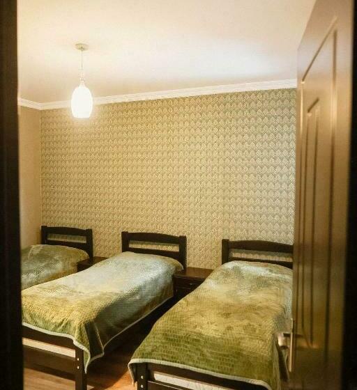 اتاق استاندارد سه نفره, Arsenas Guest House
